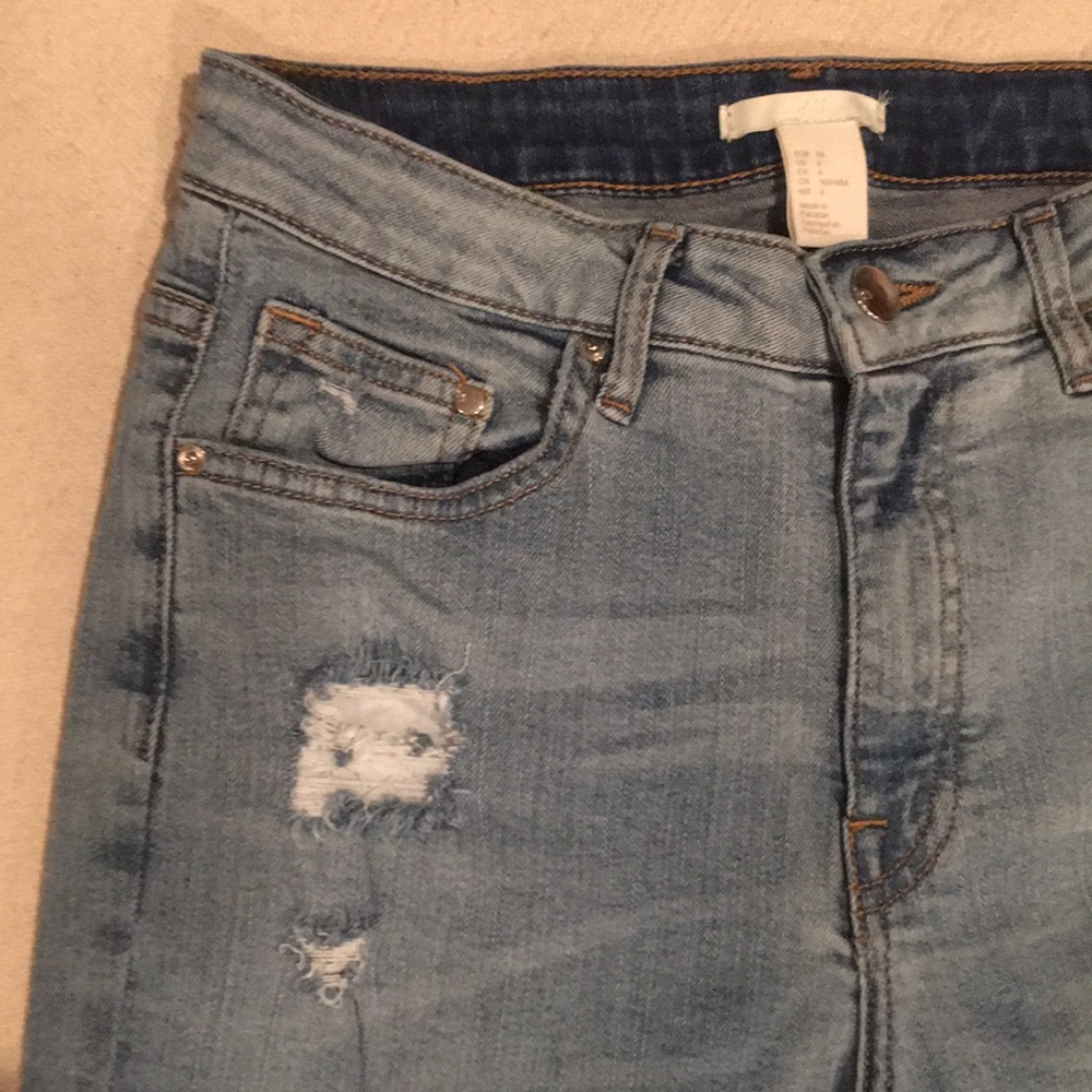 H&M High Rise Distressed Slim Leg 6 - Picture 5 of 12